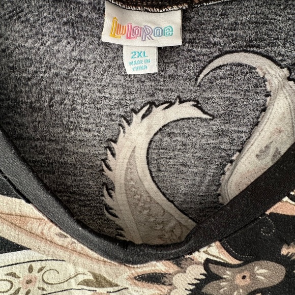 LuLaRoe Iris Shirt - Picture 2 of 4